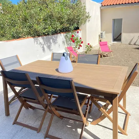 Maison De Vacances, A Pied *