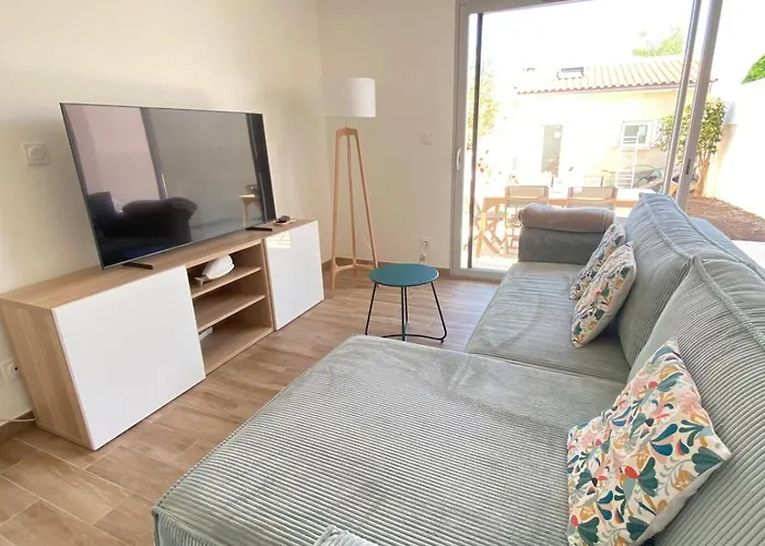 Maison De Vacances, A Pied *